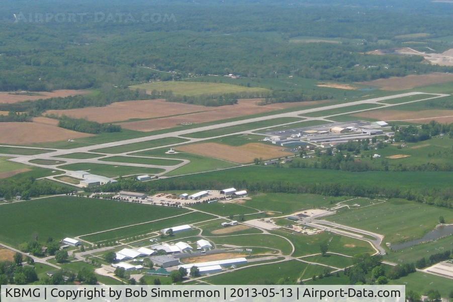 Monroe County Airport (BMG) - Looking NW