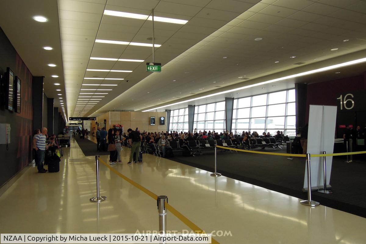 Auckland International Airport, Auckland New Zealand (NZAA) - Gate 16 is A380 capable