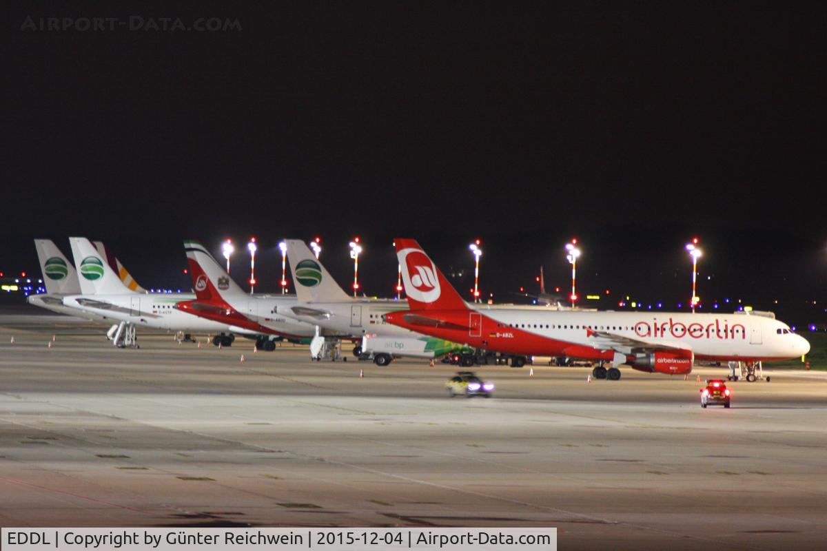 Düsseldorf International Airport, Düsseldorf Germany (EDDL) - Eastern part of apron at night