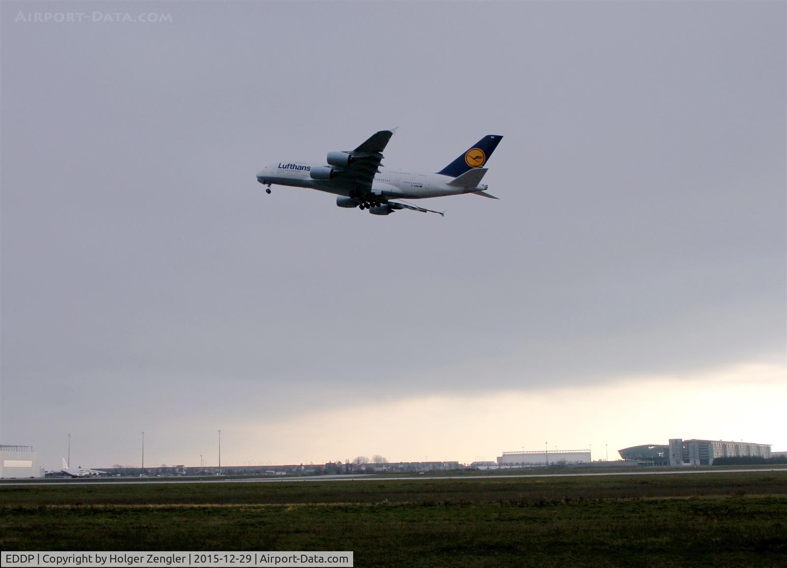 Leipzig/Halle Airport, Leipzig/Halle Germany (EDDP) - ...and up for a further low approach on 08L.....