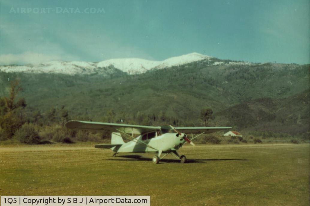 Gravelly Valley Airport (1Q5) - N9078E at Gravelly Valley around 1977-78 and showing a large hangar that was once there. It was gone by the mid 80s. Uncertain if it was a private hangar or not as 1Q5 was an active air tanker base ( during fire season ) at one time.