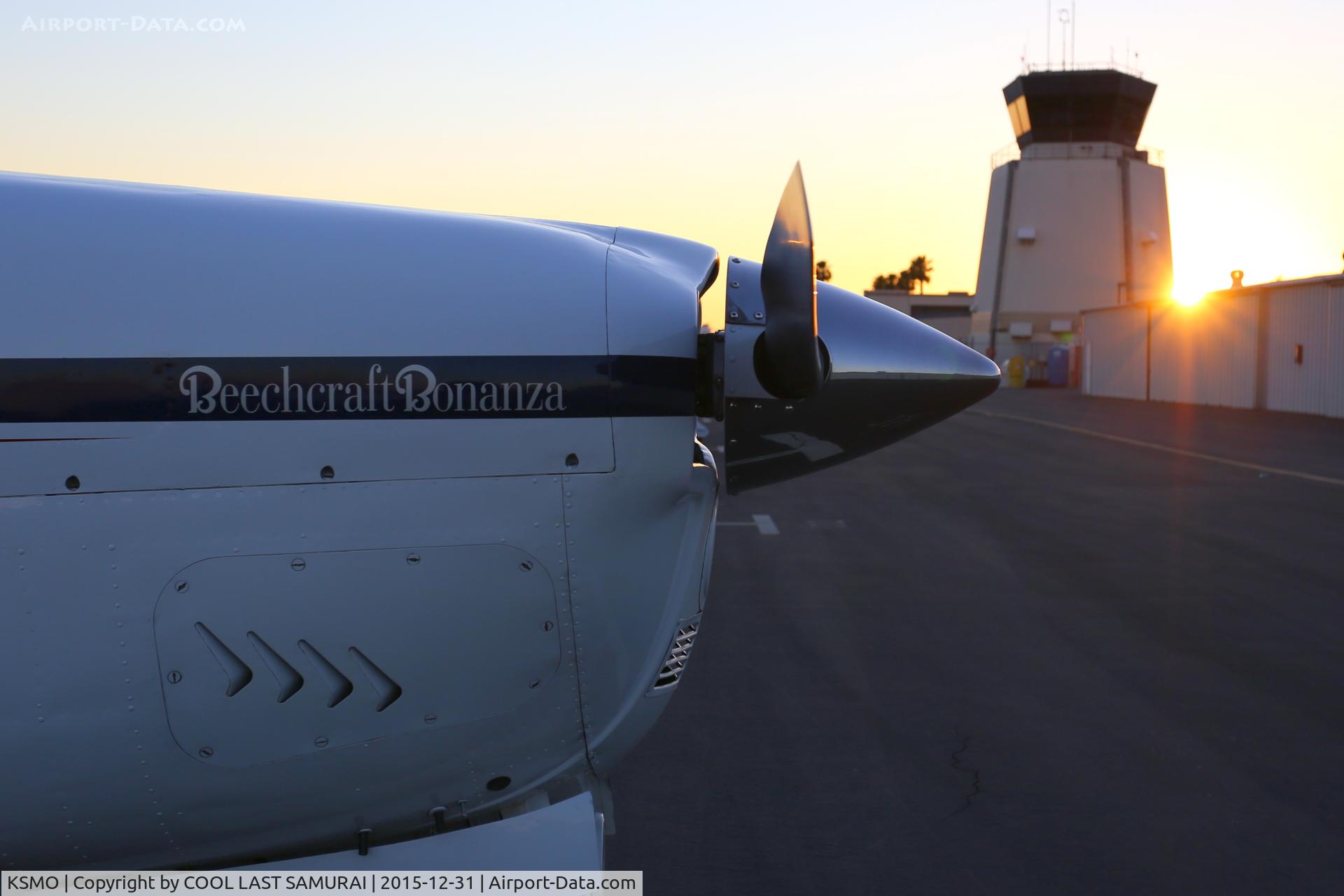 Santa Monica Municipal Airport (SMO) - FAA Tower