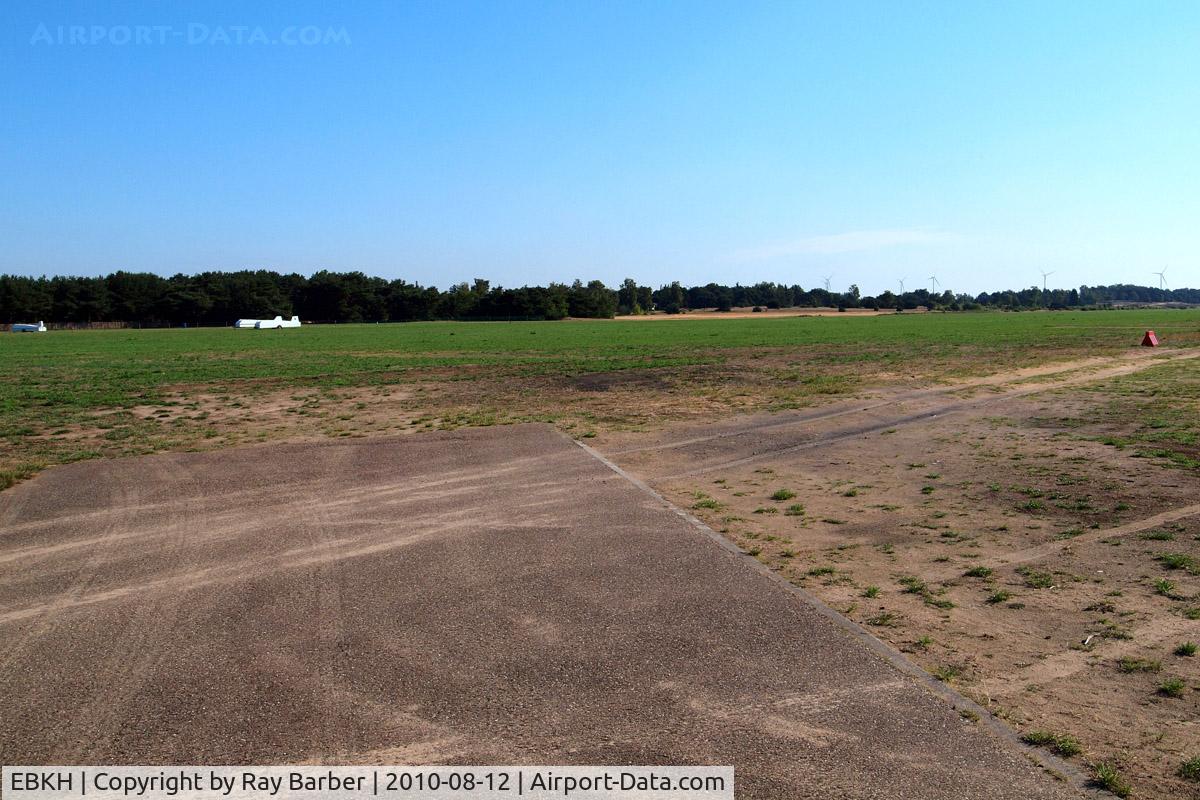 Balen-Keiheuvel Airport, Balen-Keiheuvel Belgium (EBKH) - Airfield Balen-Keiheuvel~00 (EBKH) 12/08/2010