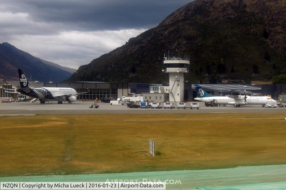 Queenstown Airport, Queenstown New Zealand (NZQN) - Old and new Air NZ liveries