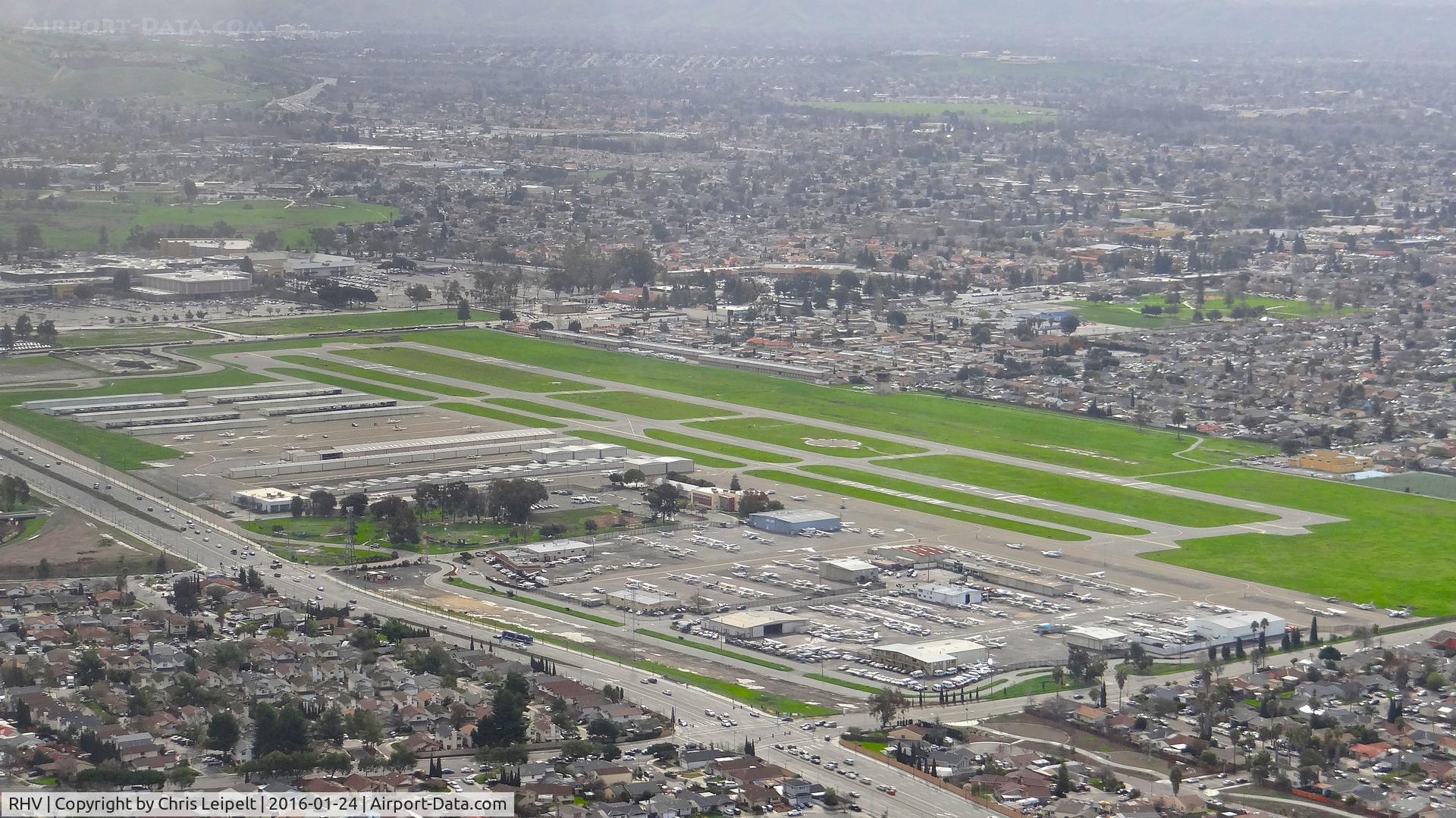 Reid-hillview Of Santa Clara County Airport (RHV) - About to fly over Reid Hillview midfield then enter a left downwind for runway 31L. Photo taken from Diamond Star 40 N171CB.