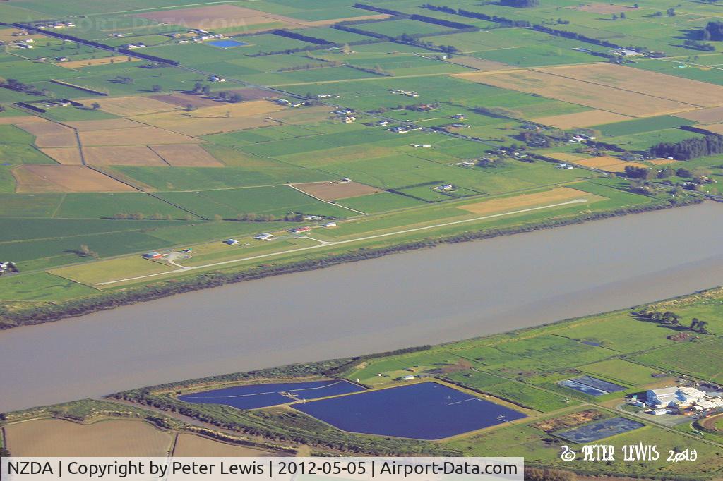 Dargaville Aerodrome Airport, Dargaville New Zealand (NZDA) - Joining for DA