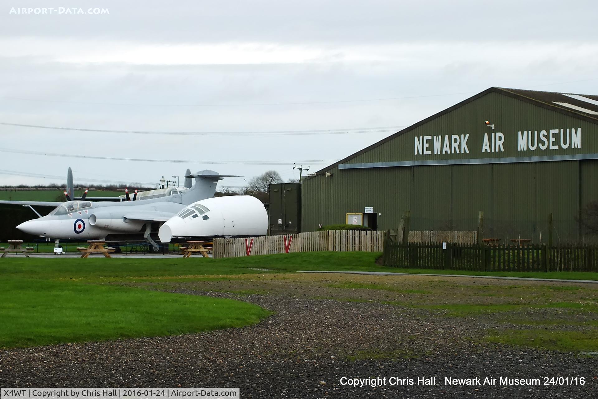 X4WT Airport - Newark Air Museum