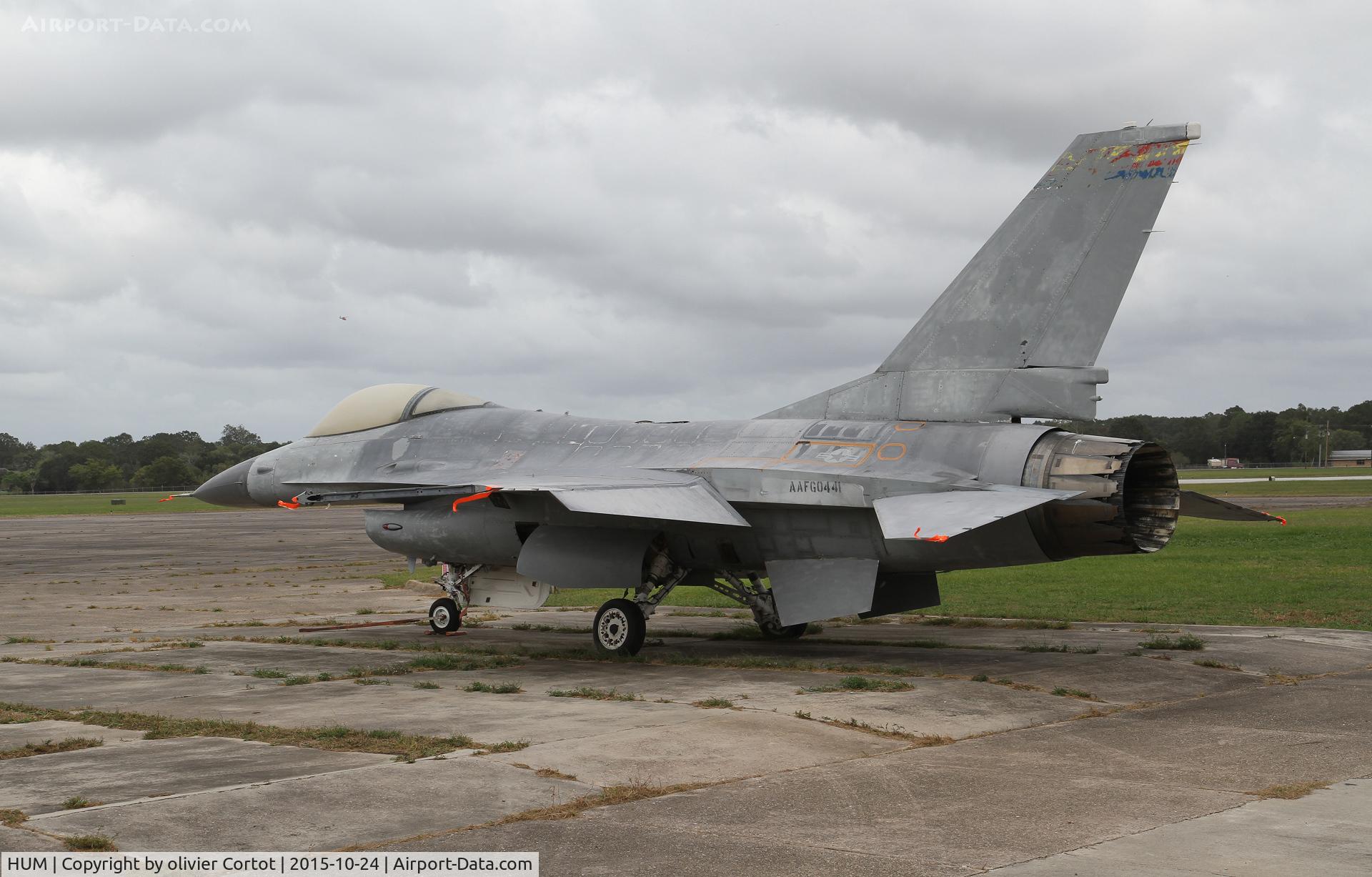 Houma-terrebonne Airport (HUM) - An old F-16 from Arizona far away from home...