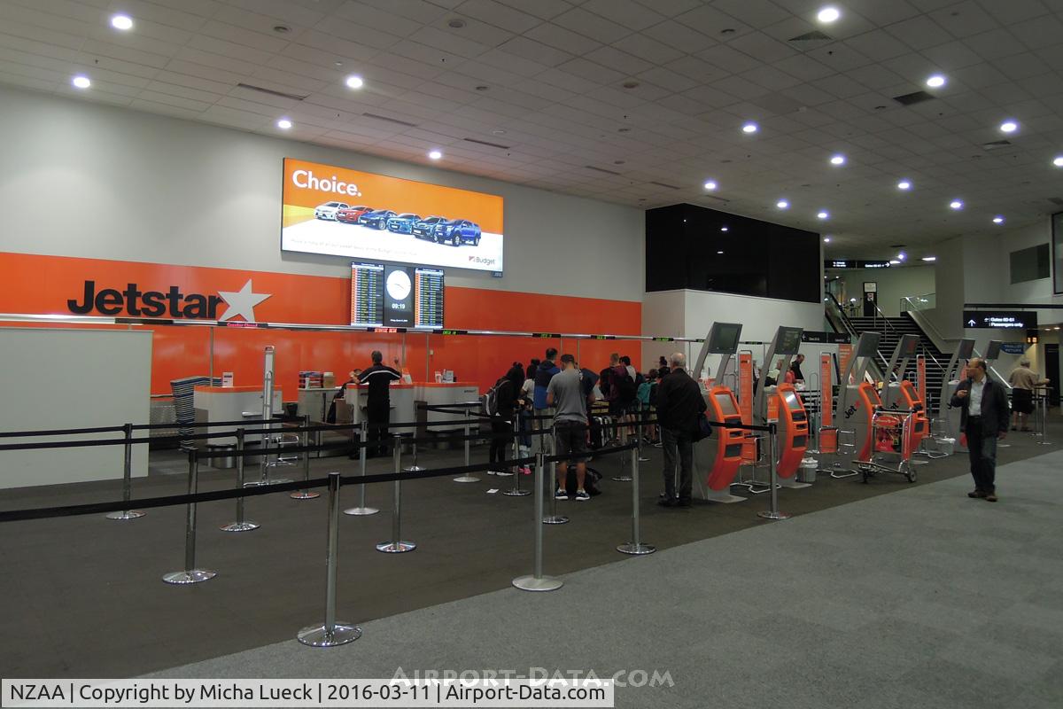 Auckland International Airport, Auckland New Zealand (NZAA) - With the new regional prop-flights JQ is expanding quite a bit in New Zealand