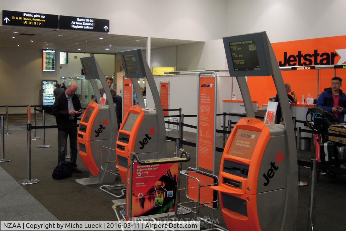 Auckland International Airport, Auckland New Zealand (NZAA) - With the new regional prop-flights JQ is expanding quite a bit in New Zealand