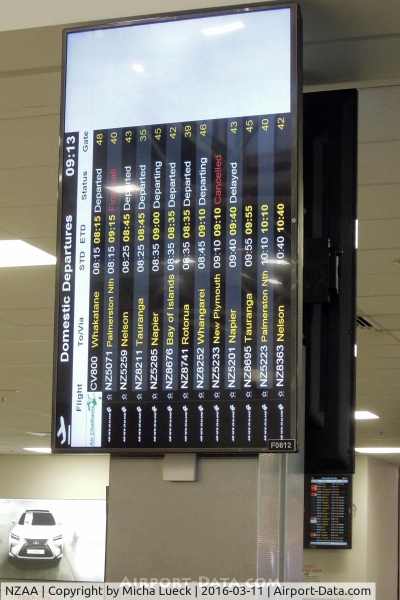 Auckland International Airport, Auckland New Zealand (NZAA) - Designed for rubber necks ;-)