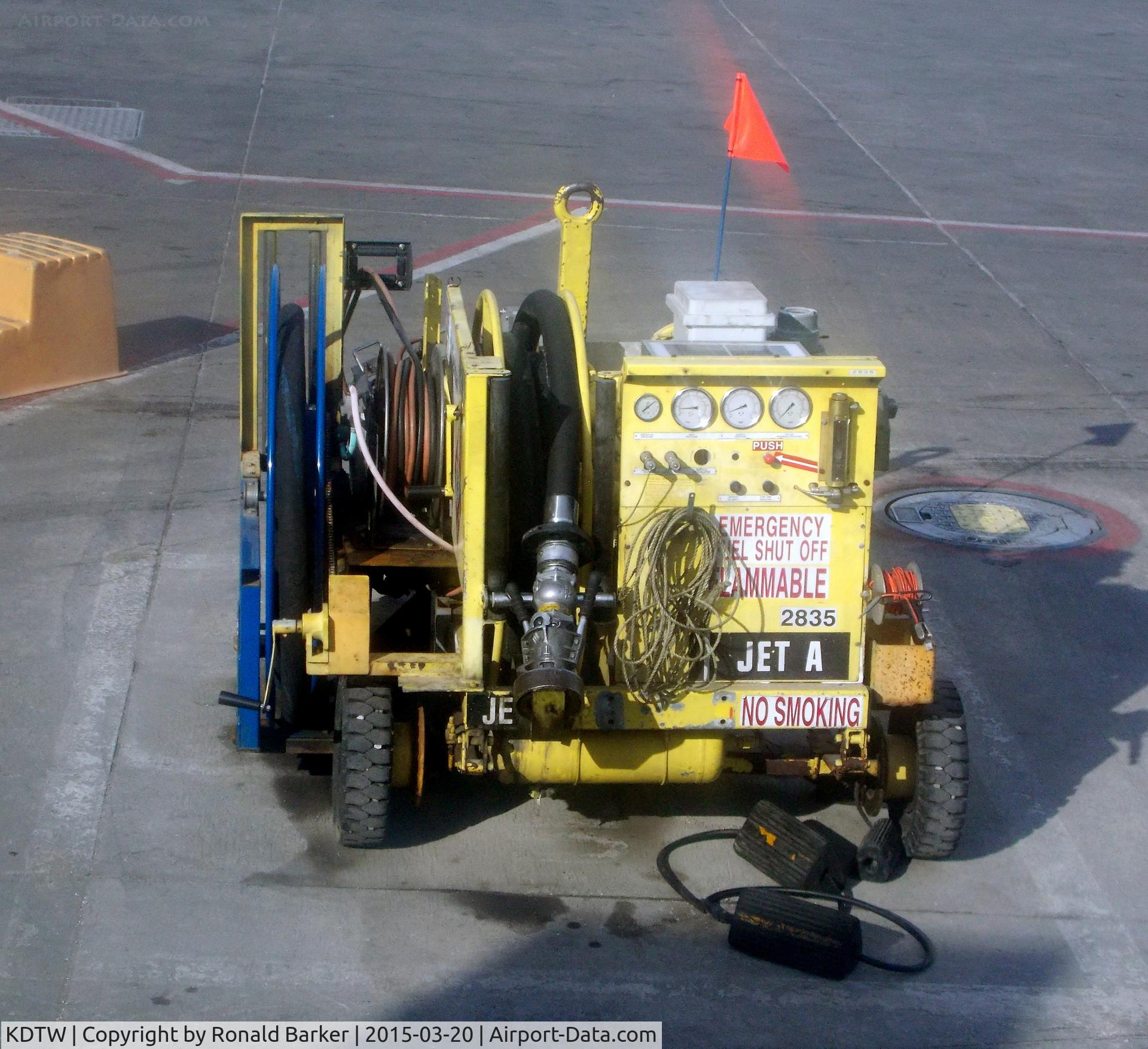 Detroit Metropolitan Wayne County Airport (DTW) - Fuel pump Detroit