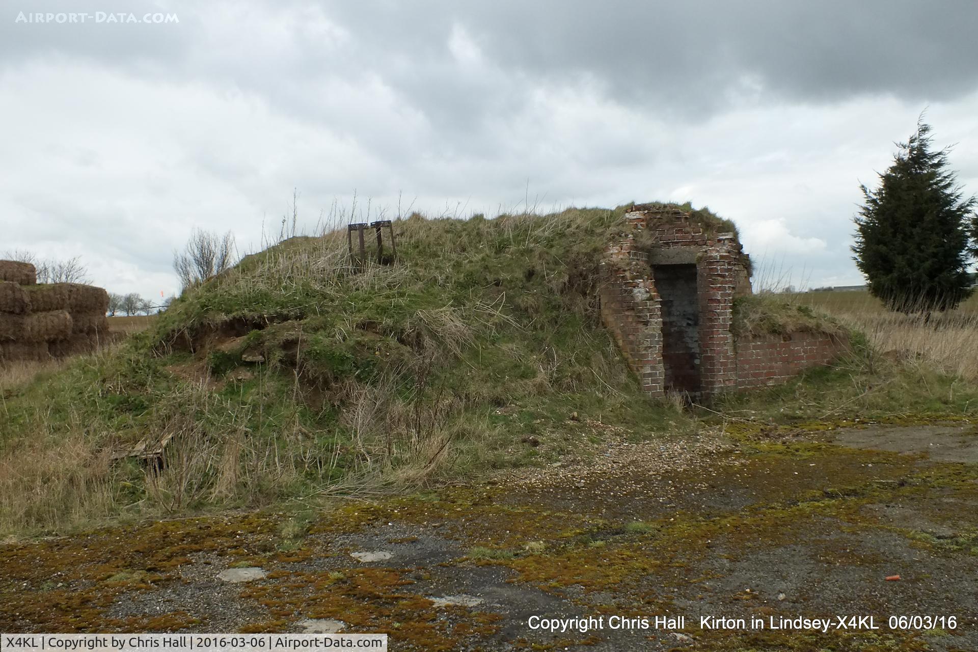 X4KL Airport - shelter at one of the fighter pens at Kirton in Lyndsey