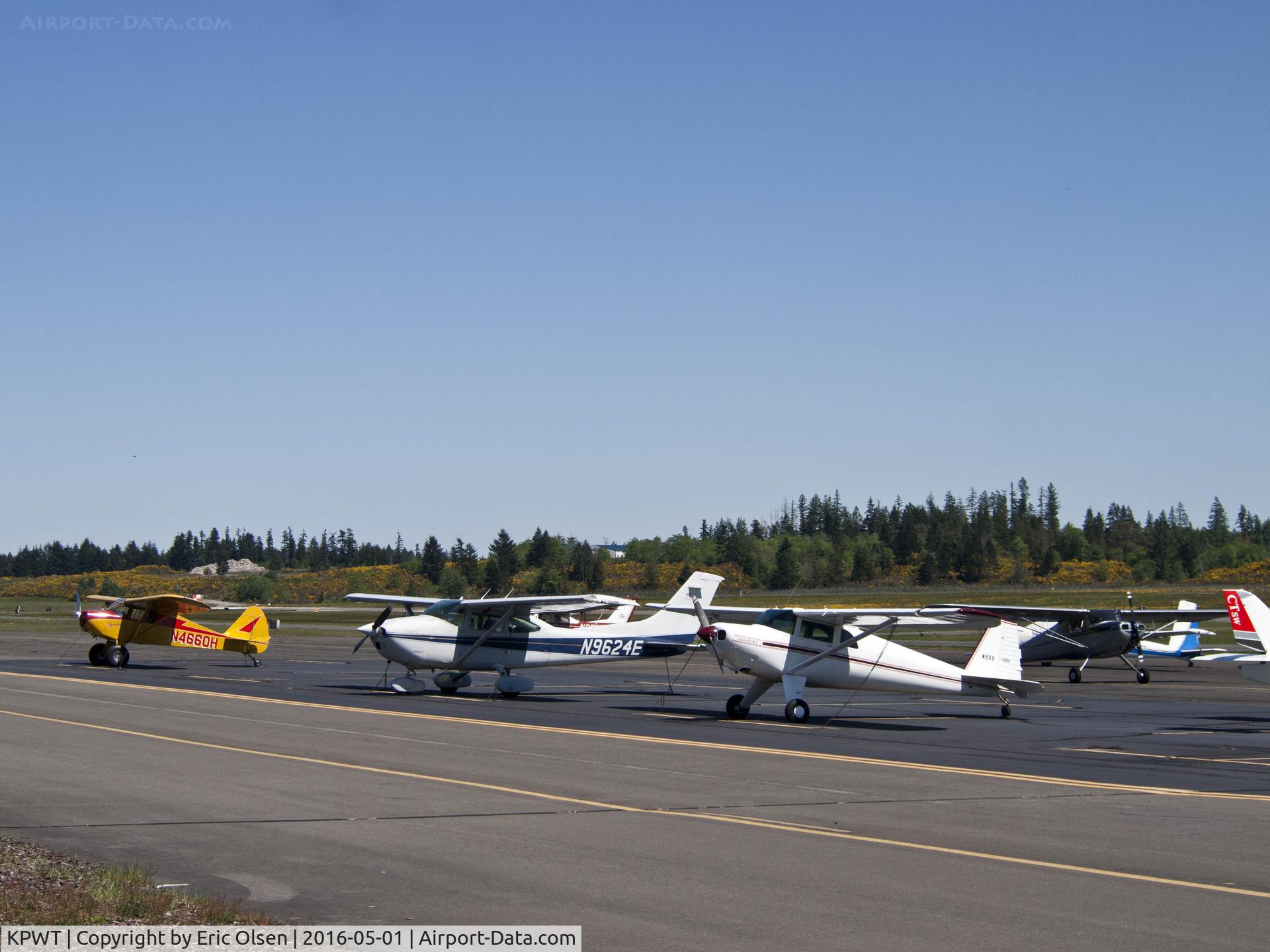 Bremerton National Airport (PWT) - Bremerton Airport on a beautiful Sunday afternoon from the Airport Diner. 