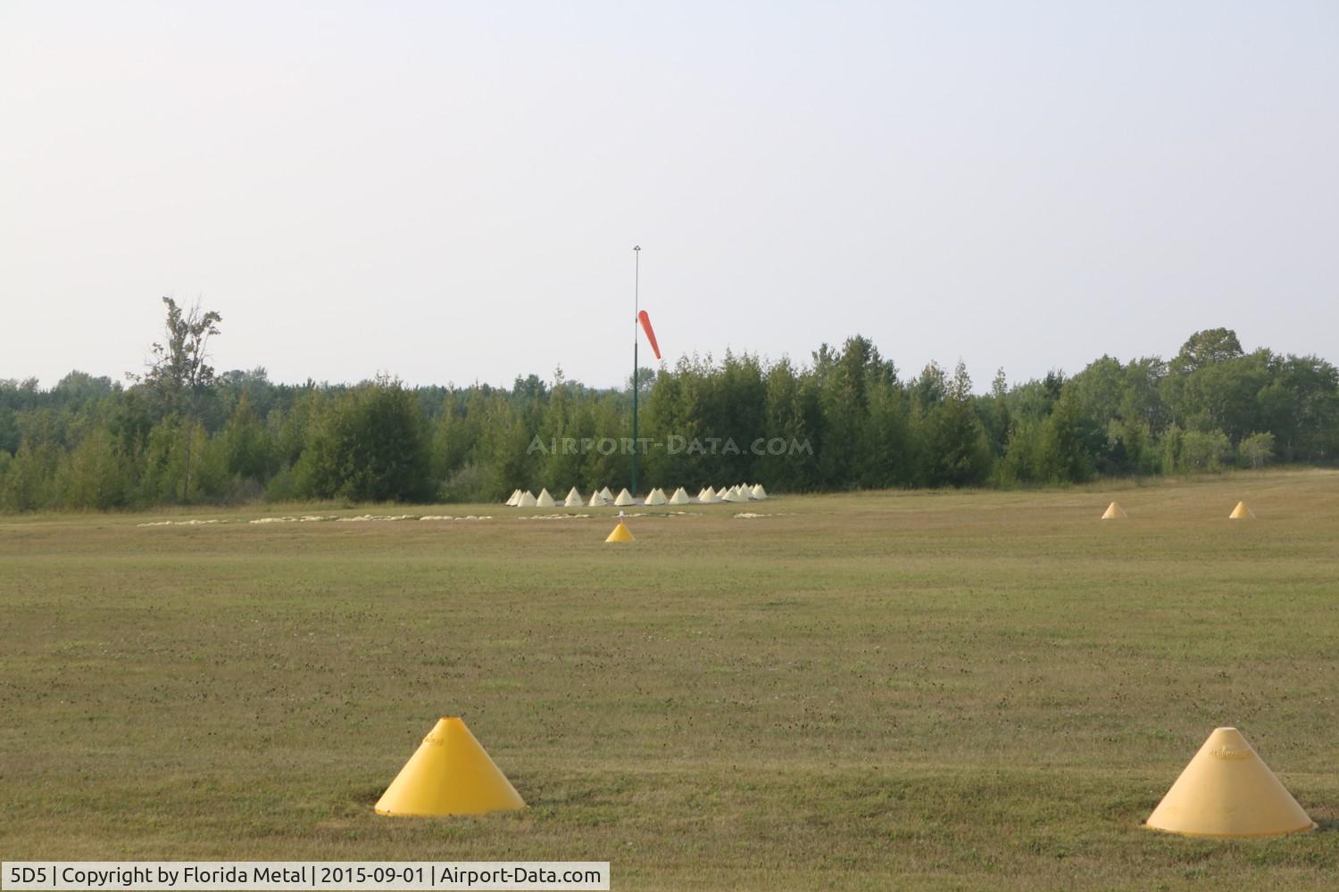 Woolsey Memorial Airport (5D5) - Woolsey Memorial Airport