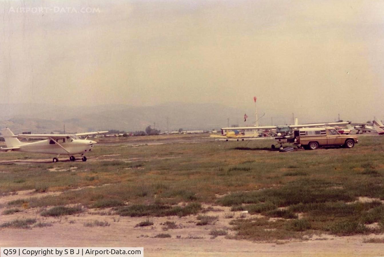 Q59 Airport - Fremont airport (Calif) at closure in 1986. Strange twist-both planes seen in pic,  ( once owned both ) they ended their flying days in Florida not far apart. The 150 due to storm damage & the 172 crashed into the water (9-23-12) off the Florida coast.