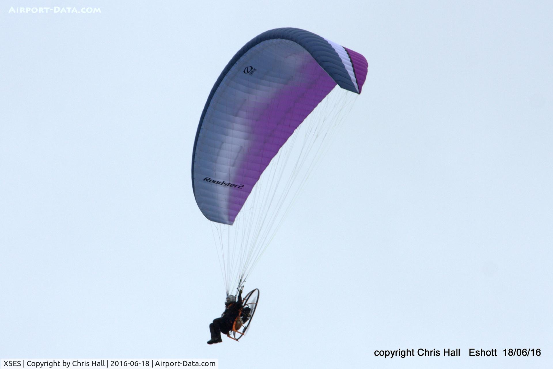 X5ES Airport - motorised paraglider at the Great North Fly in. Eshott