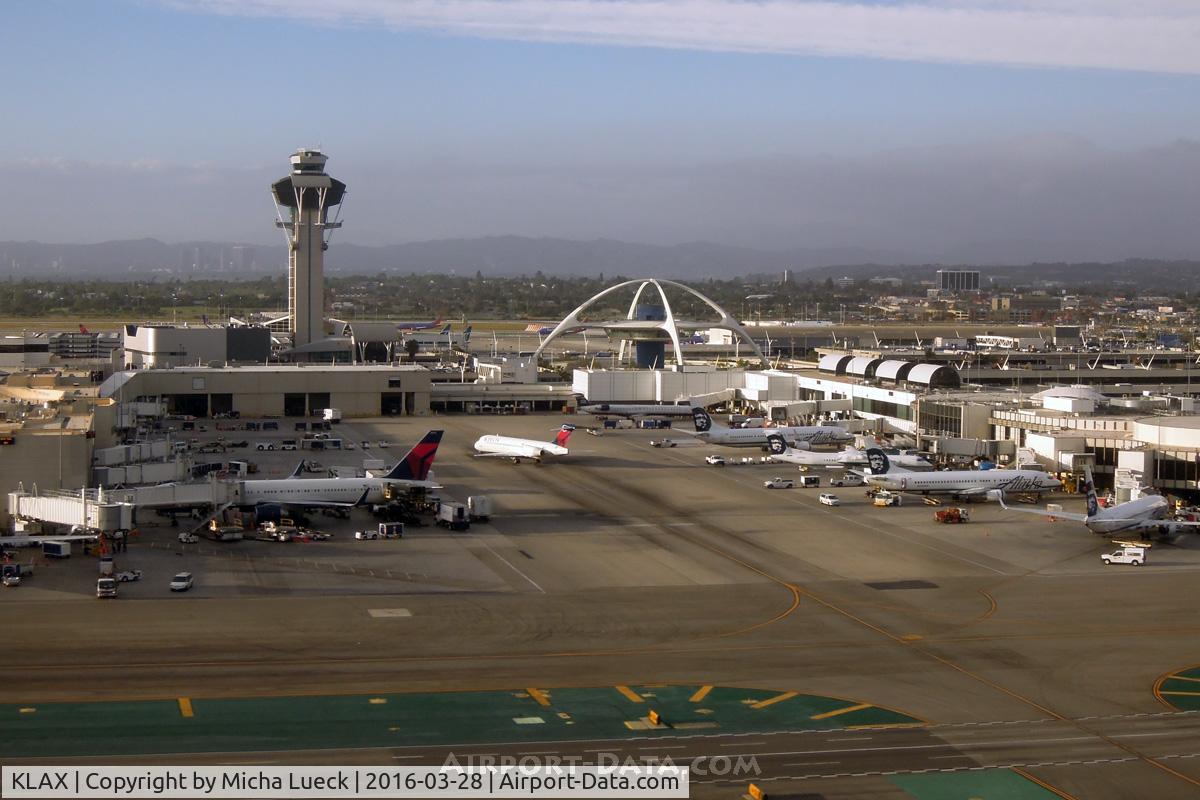 Los Angeles International Airport (LAX) - At LAX