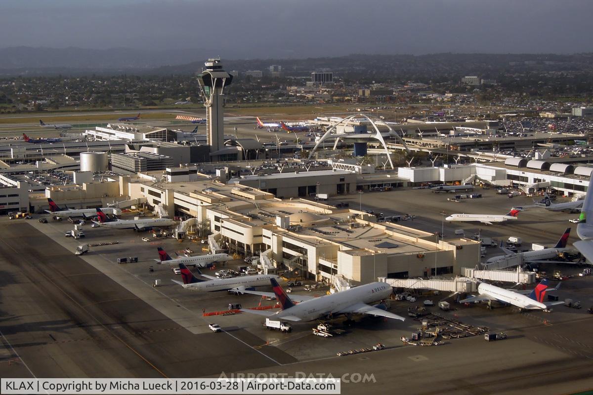 Los Angeles International Airport (LAX) - Evening departure from LAX, bound for MSP