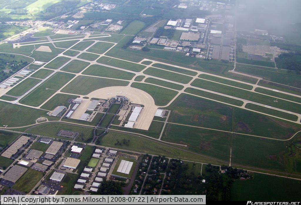 Dupage Airport (DPA) - Flight LHR–ORD onboard N754AN. On approach to O'Hare we pass Dupage airport (DPA), about 30 kilometers from ORD. 