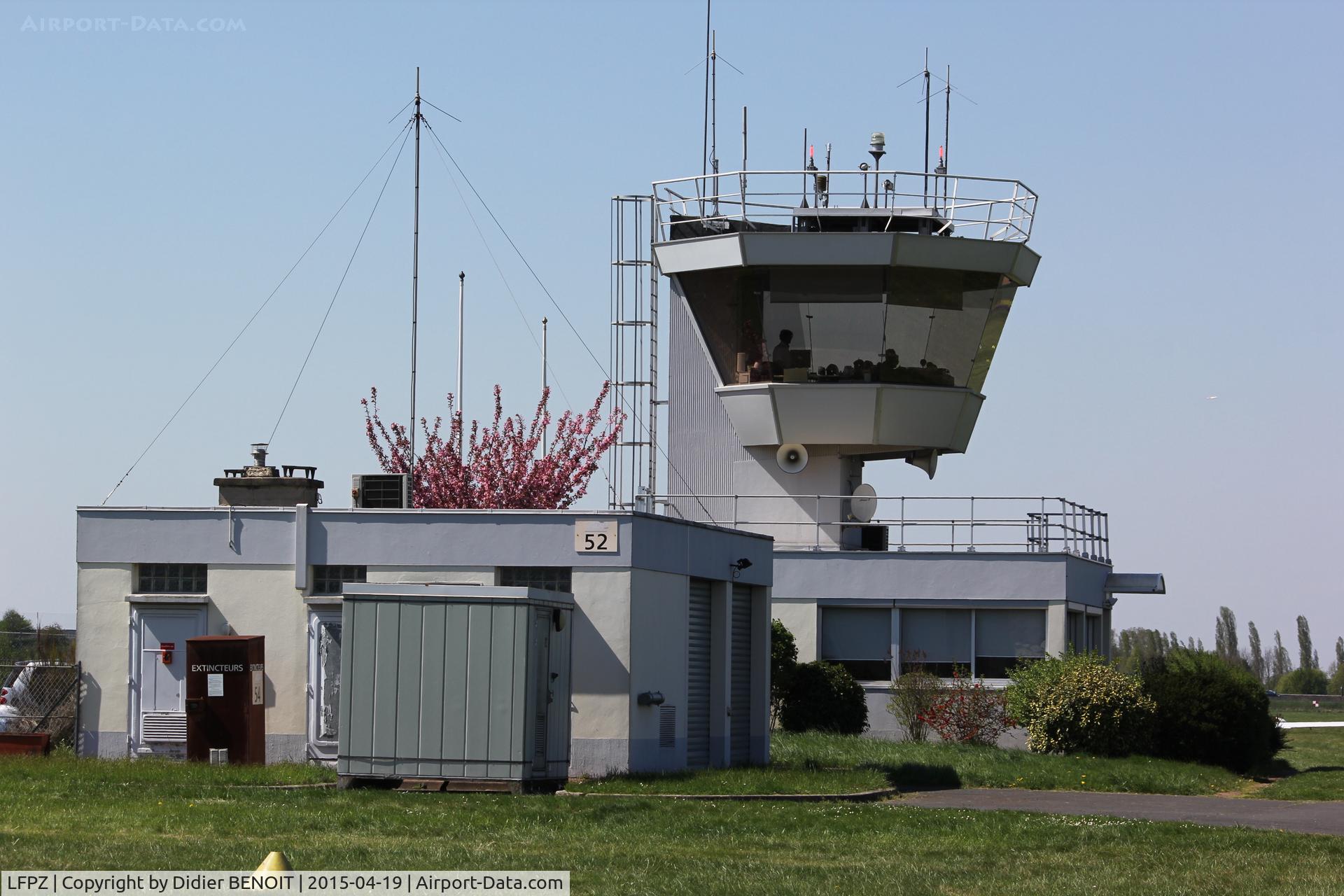 Saint-Cyr-l'École Airport, Saint-Cyr-l'École France (LFPZ) - Tower