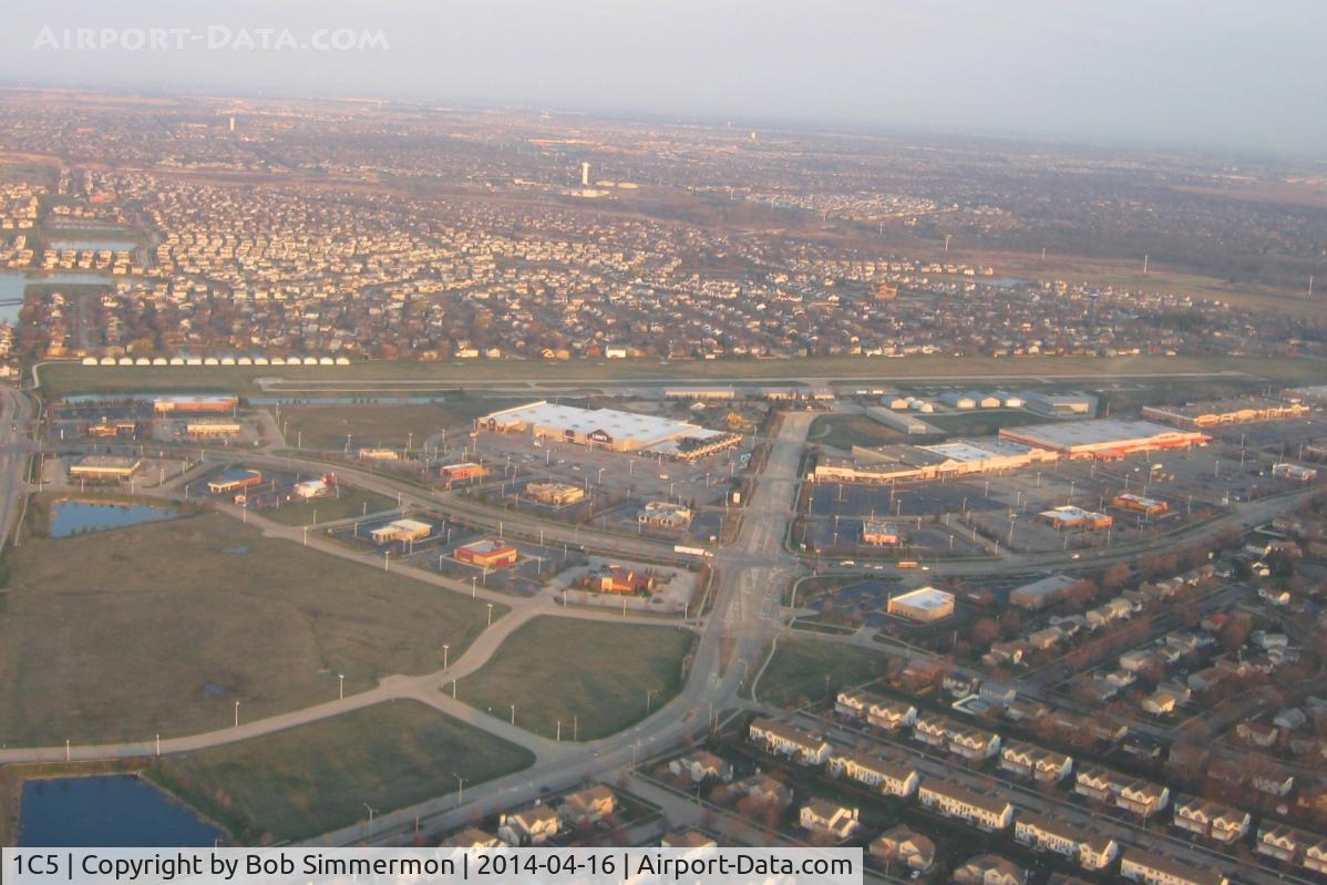 Bolingbrook's Clow International Airport (1C5) - Approaching from the SE