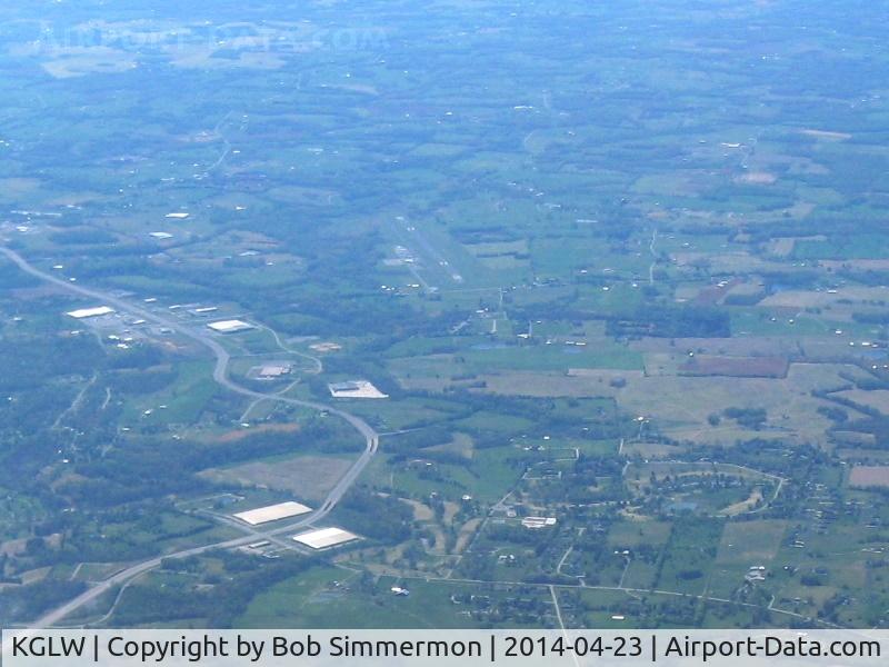Glasgow Municipal Airport (GLW) - Looking west from about 5 miles out.