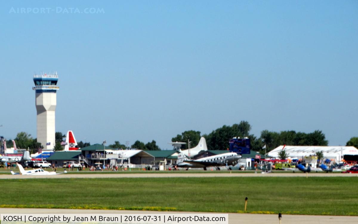 Wittman Regional Airport (OSH) - Photo taken last day of EAA 2016 aviation show