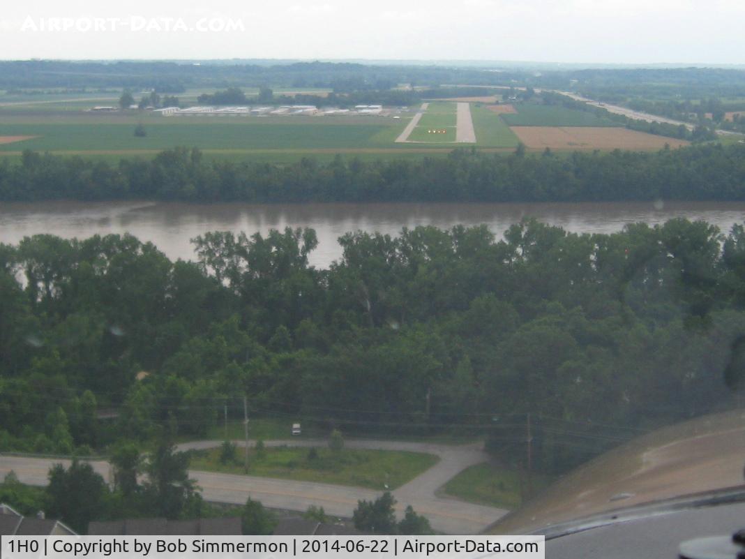Creve Coeur Airport (1H0) - On final for RWY 16