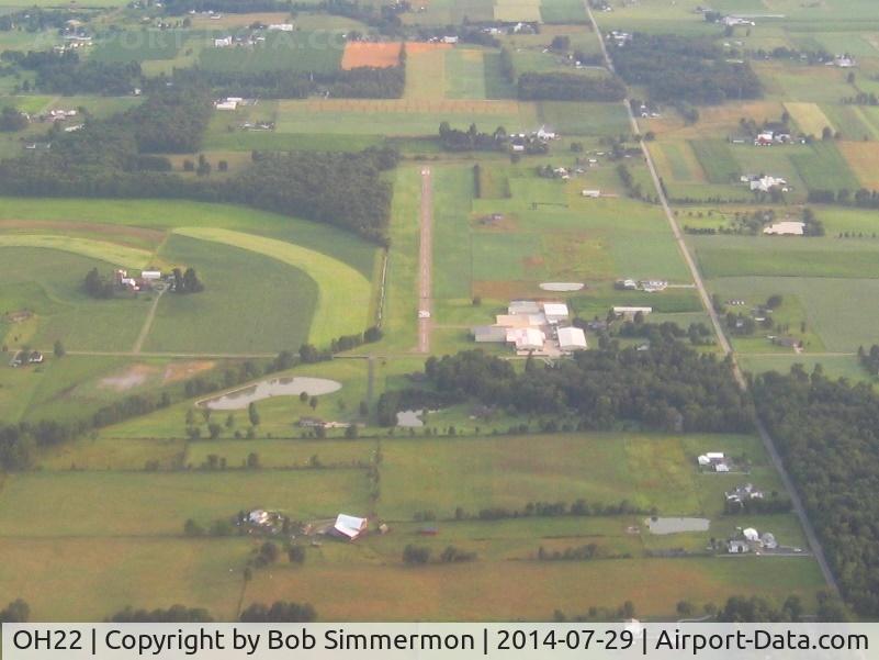 Stoltzfus Airfield Airport (OH22) - Looking north