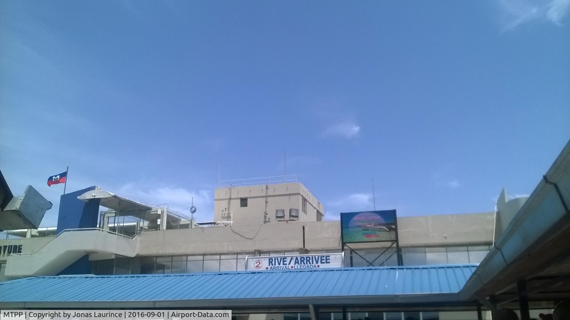 Port-au-Prince International Airport (Toussaint Louverture Int'l), Port-au-Prince Haiti (MTPP) - Arrival Waiting Hall