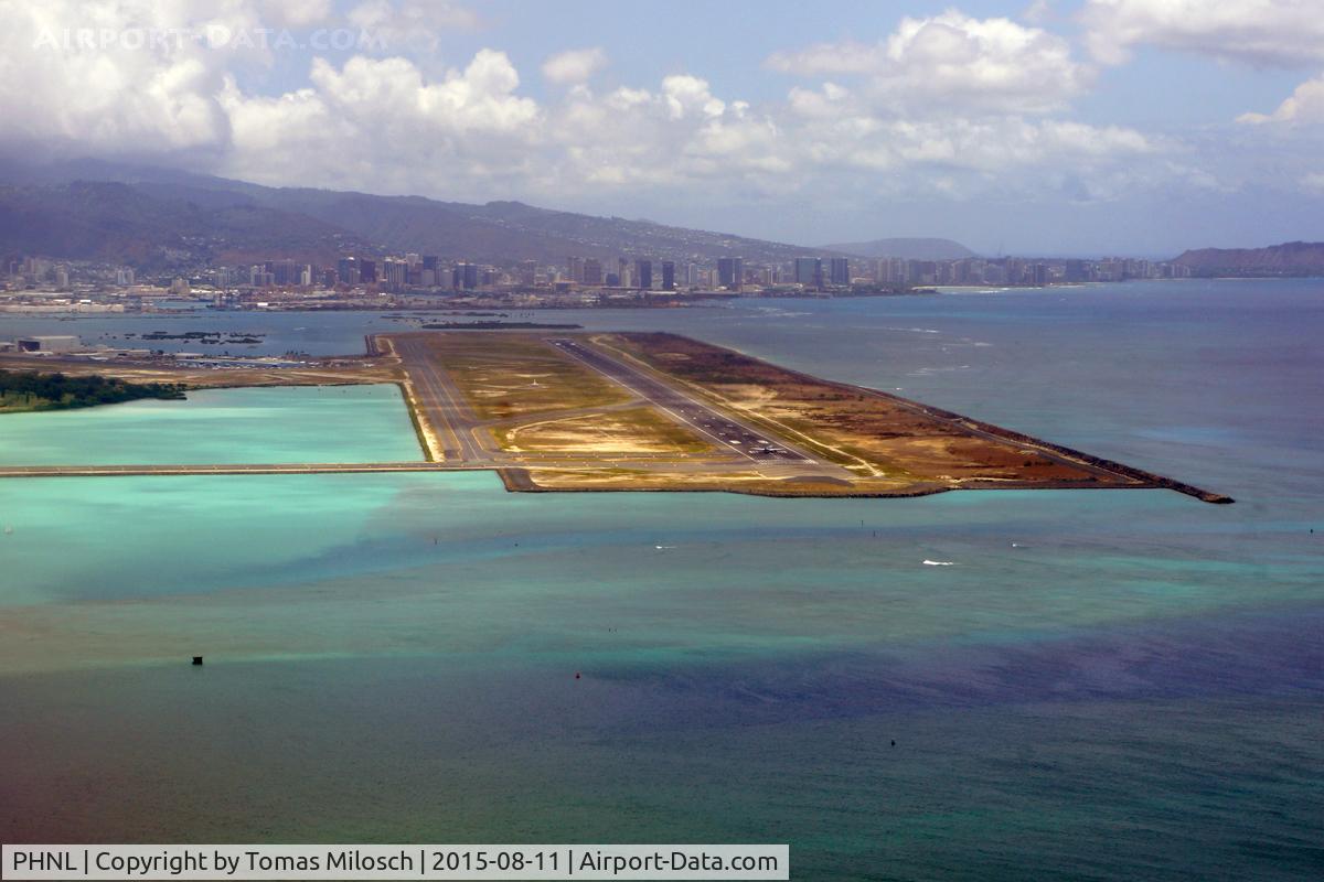 Honolulu International Airport, Honolulu, Hawaii United States (PHNL) - Approaching HNL after a short flight from Kona