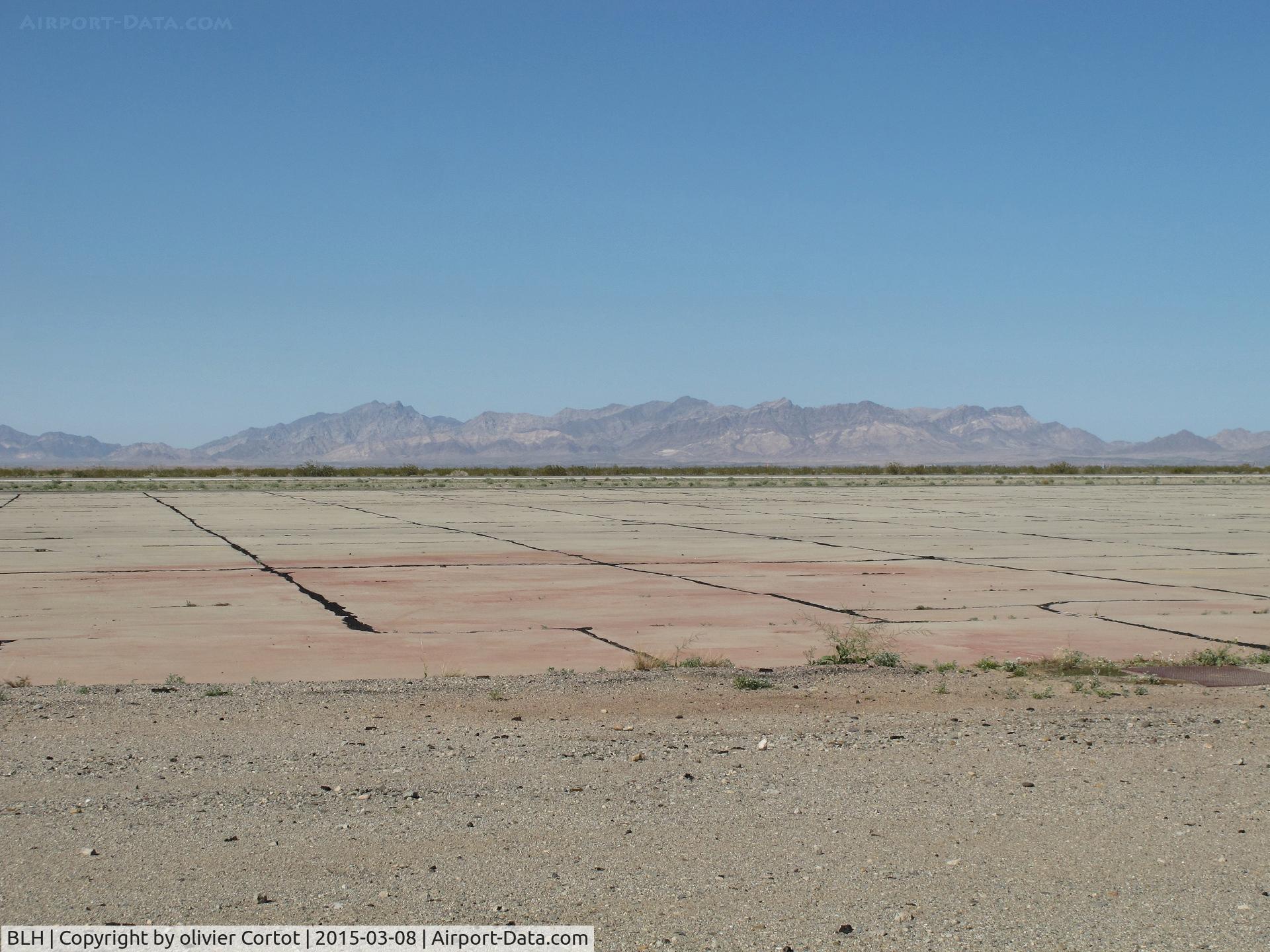 Blythe Airport (BLH) - nice panorama