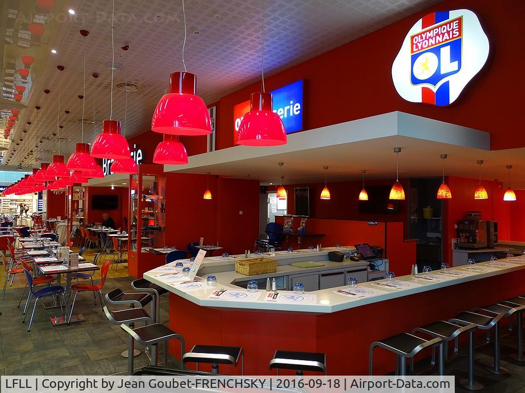 Lyon Saint-Exupéry Airport (formerly Satolas Airport), Lyon France (LFLL) - OL brasserie