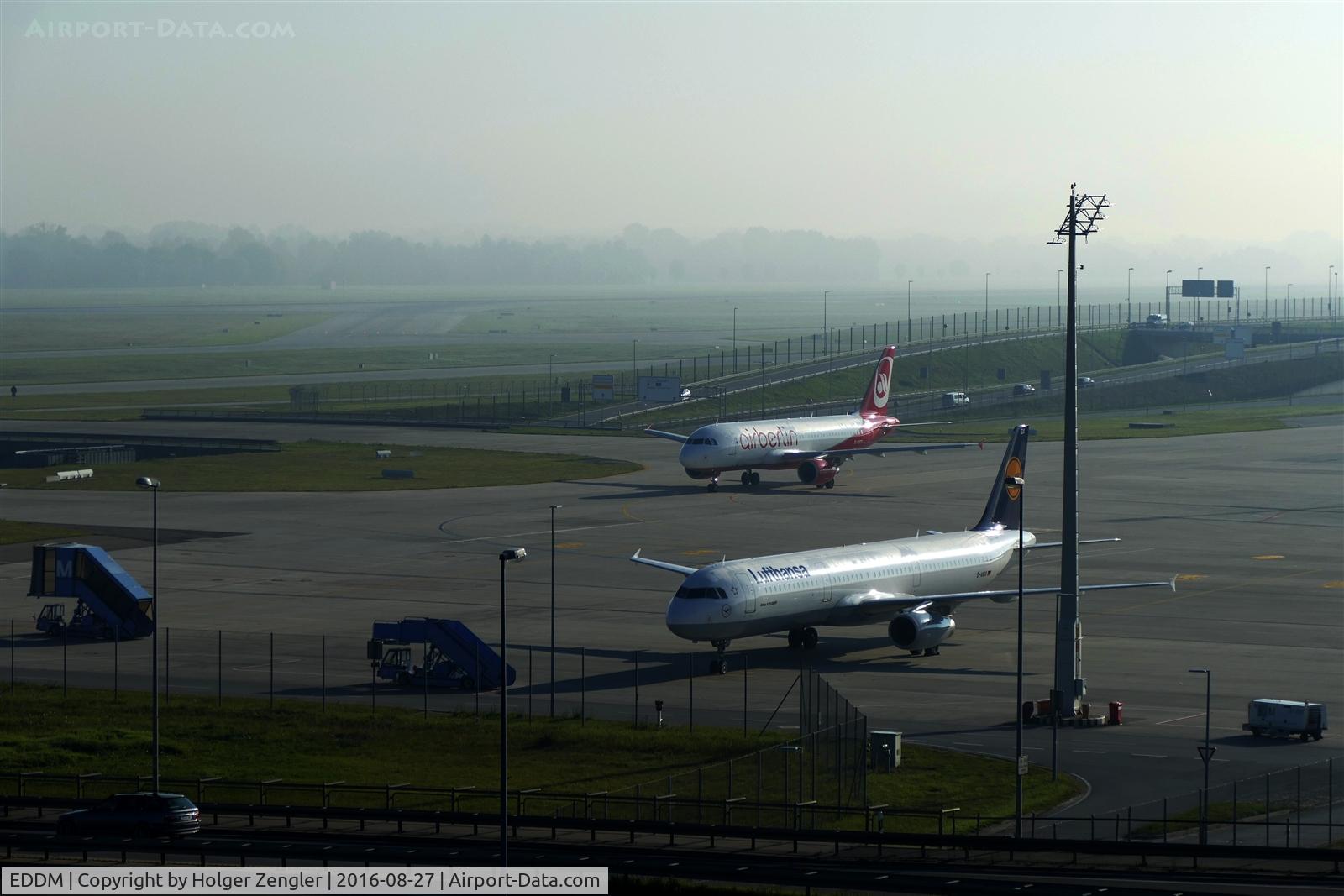 Munich International Airport (Franz Josef Strauß International Airport), Munich Germany (EDDM) - Now the fog has already left on MUC...