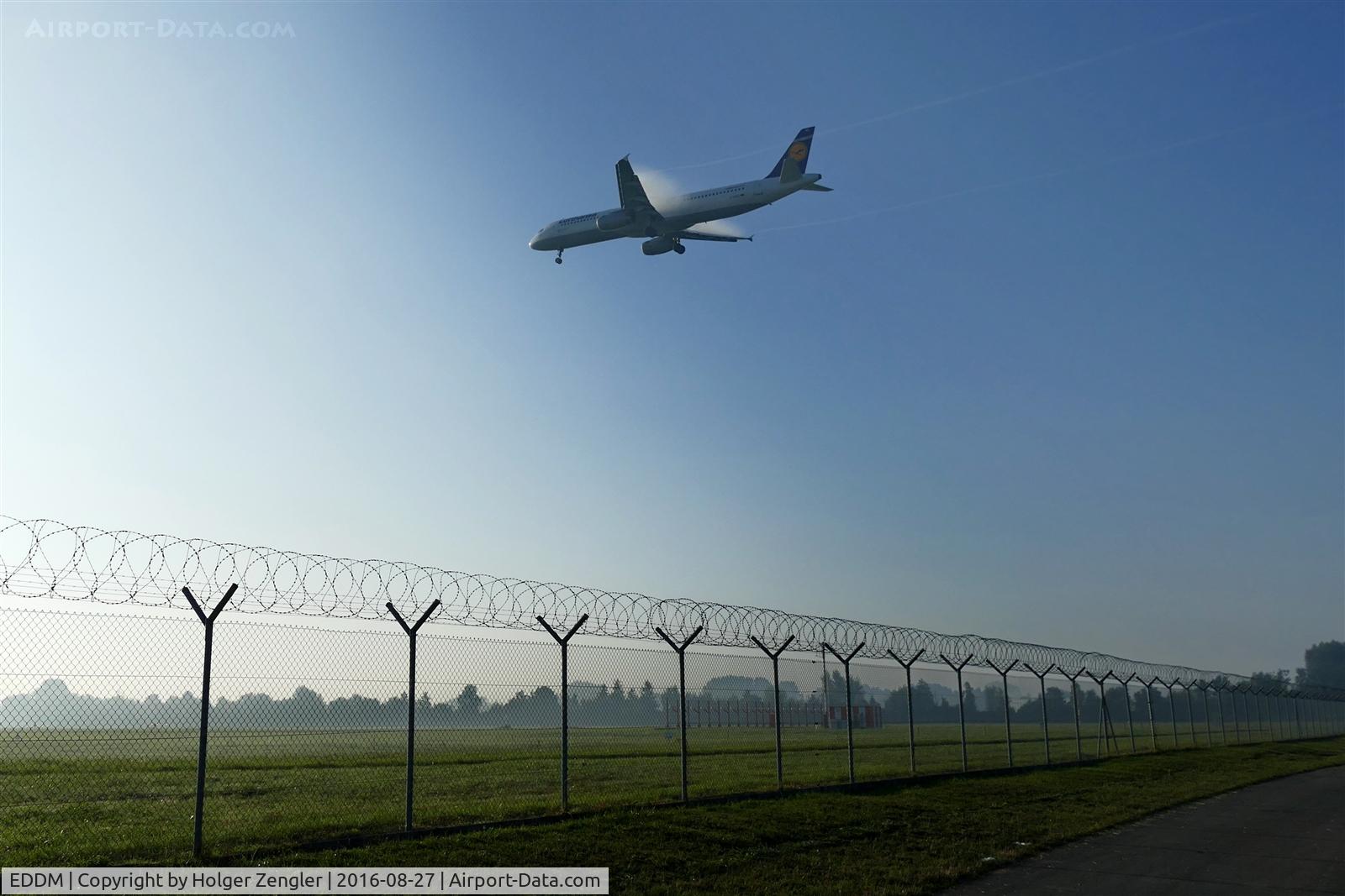 Munich International Airport (Franz Josef Strauß International Airport), Munich Germany (EDDM) - Last hurdle before rwy 08L....