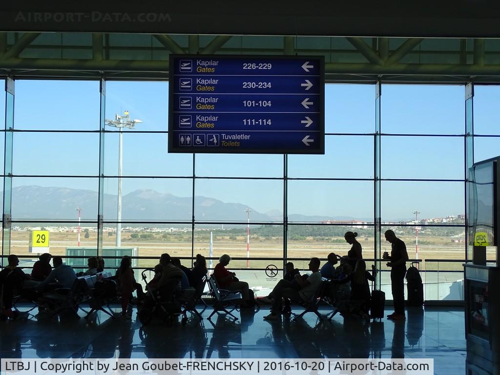 ?zmir Adnan Menderes Airport, ?zmir Turkey (LTBJ) - terminal departures