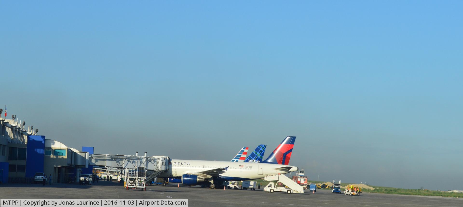 Port-au-Prince International Airport (Toussaint Louverture Int'l), Port-au-Prince Haiti (MTPP) - A nice morning at the PAP Airport