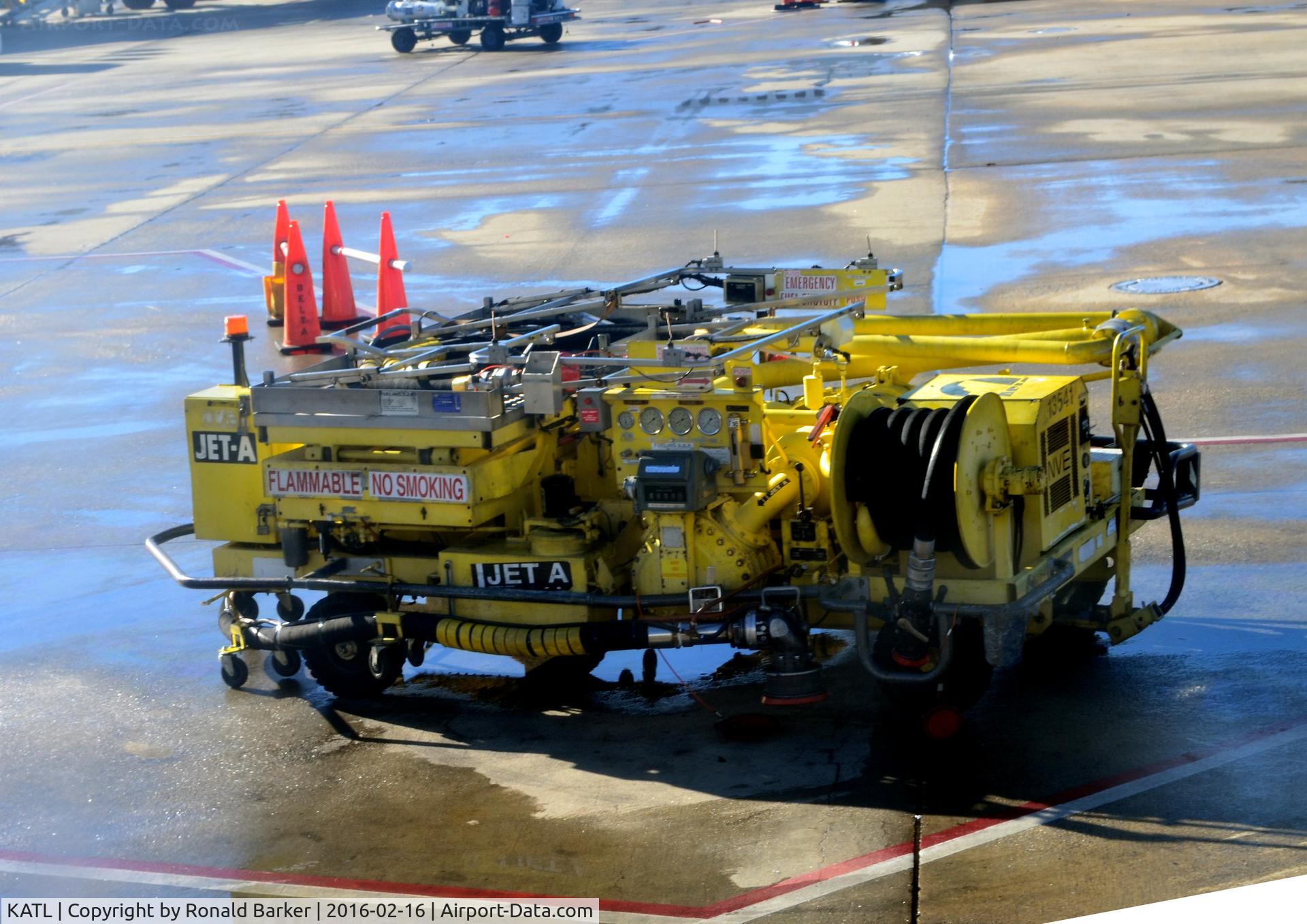 Hartsfield - Jackson Atlanta International Airport (ATL) - Fuel pump Atlanta