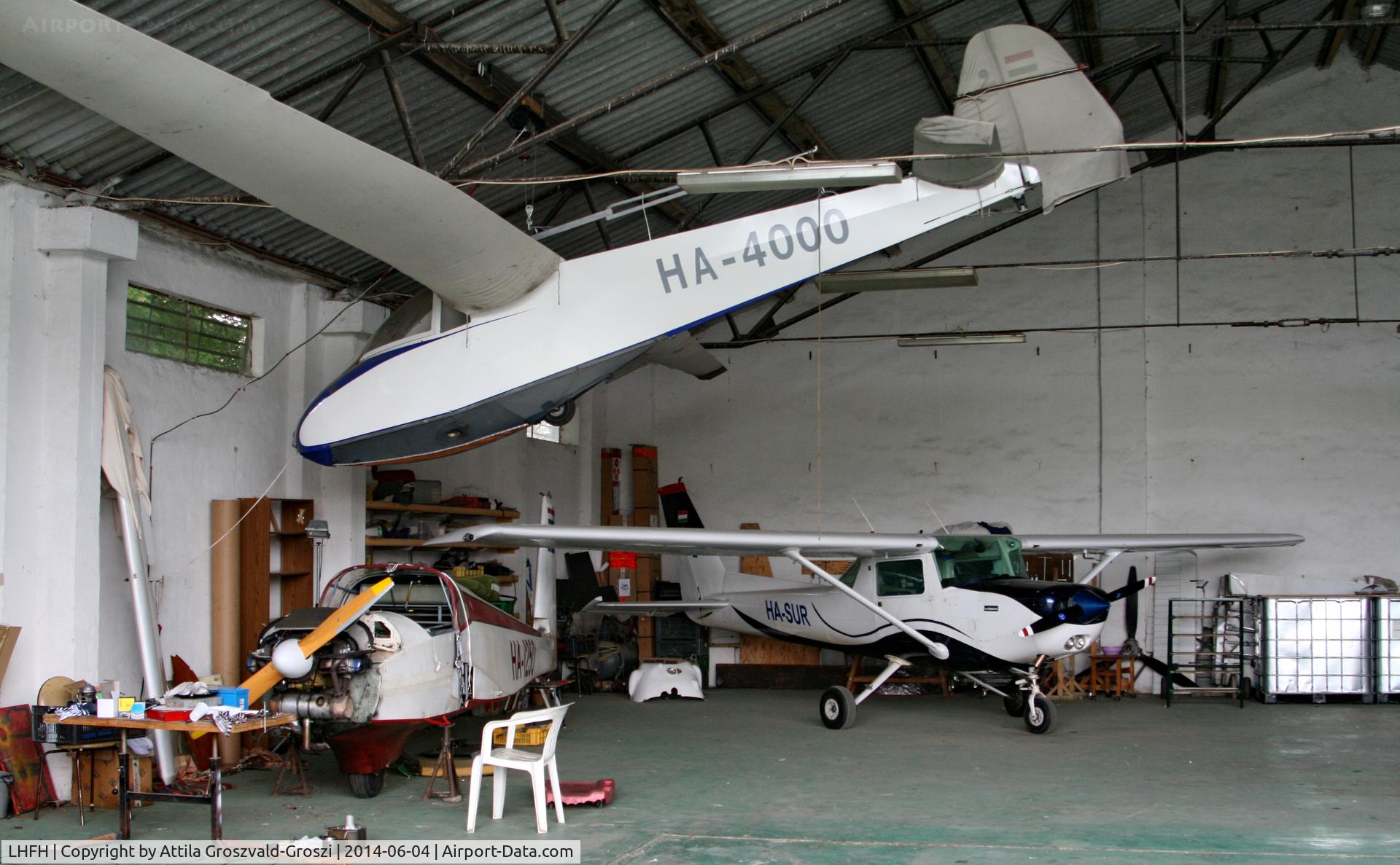LHFH Airport - Budakeszi-Farkashegy Airfield, Hungary