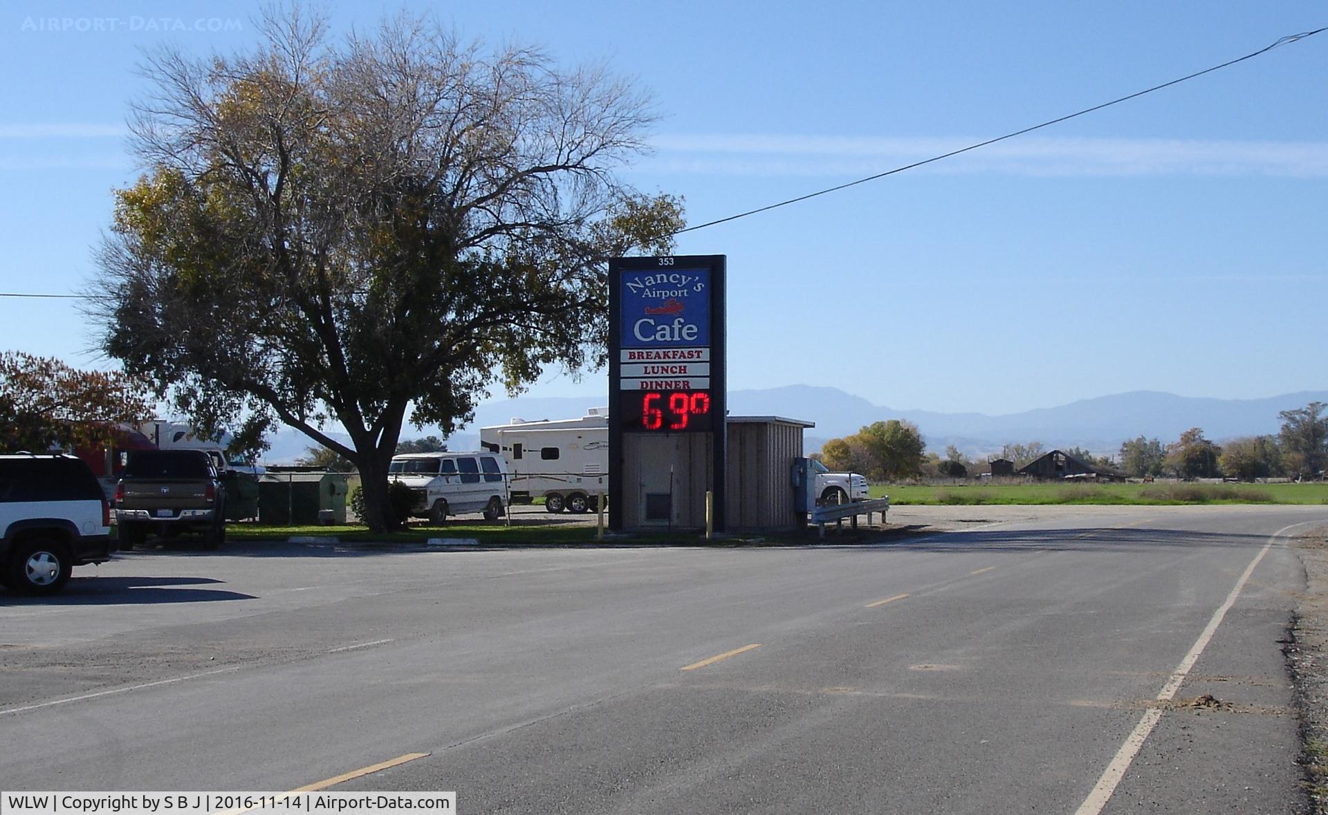 Willows-glenn County Airport (WLW) - A well known place to eat at for pilots but a very busy place during the Ag season.