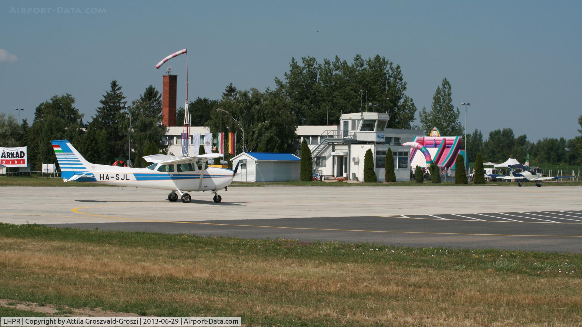 Gy?r Pér Airport, Gy?r, Pér Hungary (LHPR) - Györ-Pér Airport, Hungary