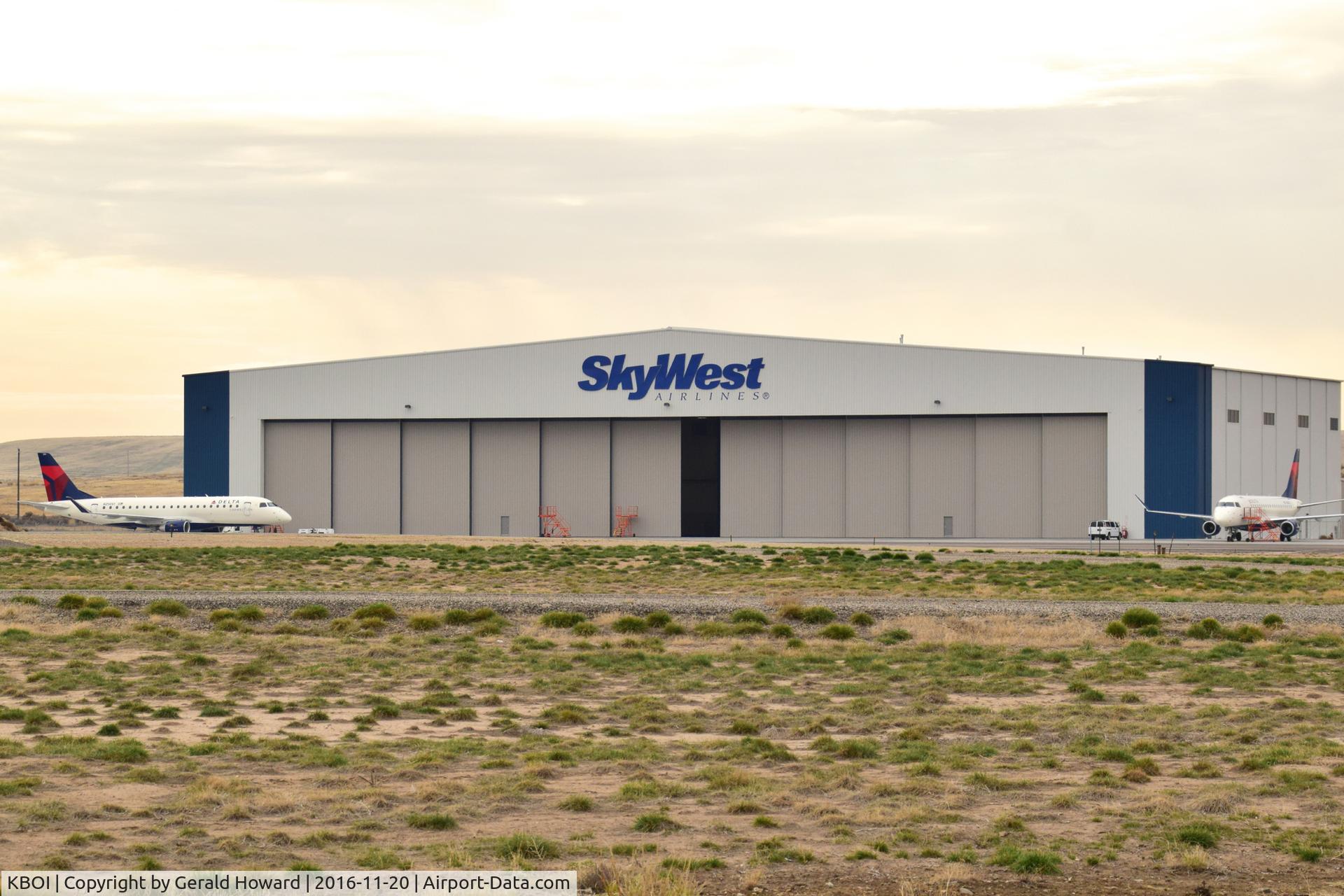 Boise Air Terminal/gowen Fld Airport (BOI) - Skywest maintenance hangar can maintain up to 19 aircraft each night.