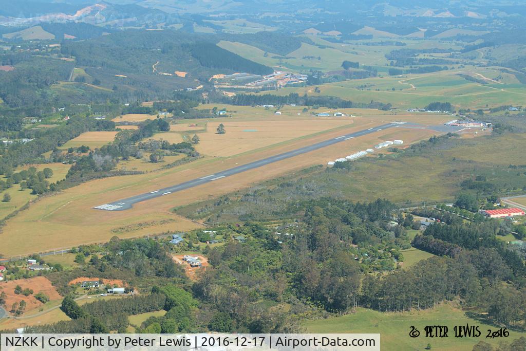 Kerikeri/Bay of Islands Airport, Kerikeri / Bay of Islands New Zealand (NZKK) - Photo taken 1000' AGL on climbout from RW33 in C172 ZK-DXQ