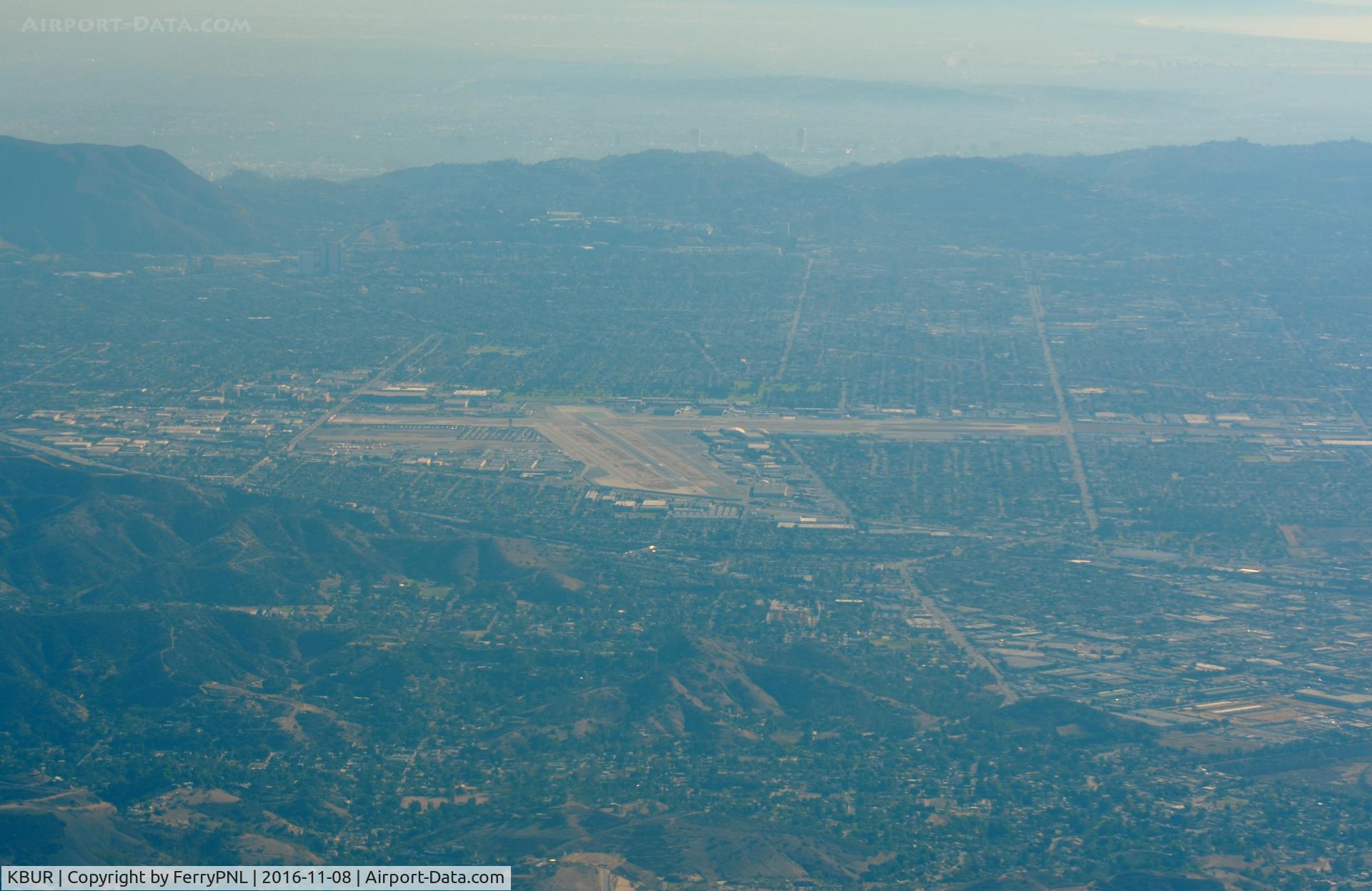Bob Hope Airport (BUR) - Burbank Bob Hope Airport from 5500 feet.