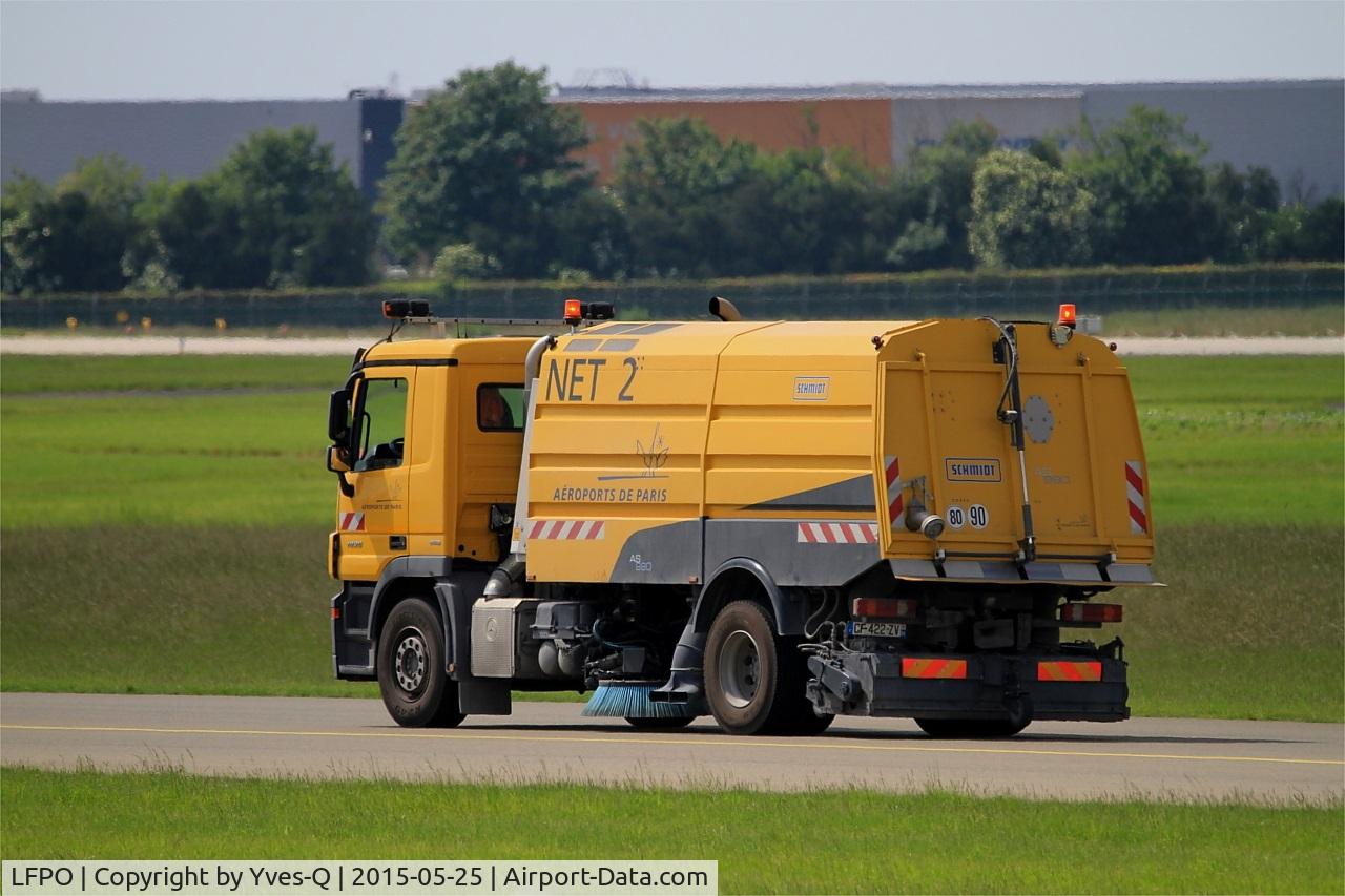 Paris Orly Airport, Orly (near Paris) France (LFPO) - Runway cleaning truck, Paris-Orly airport (LFPO-ORY)