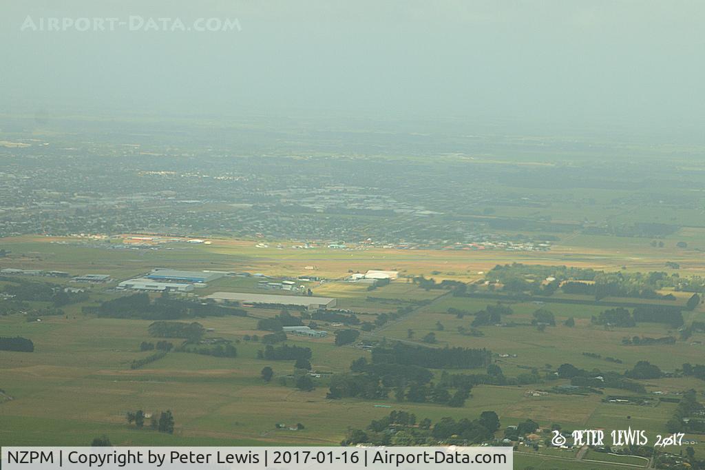 Palmerston North International Airport, Palmerston North New Zealand (NZPM) - Descending from the north to join base for RW25