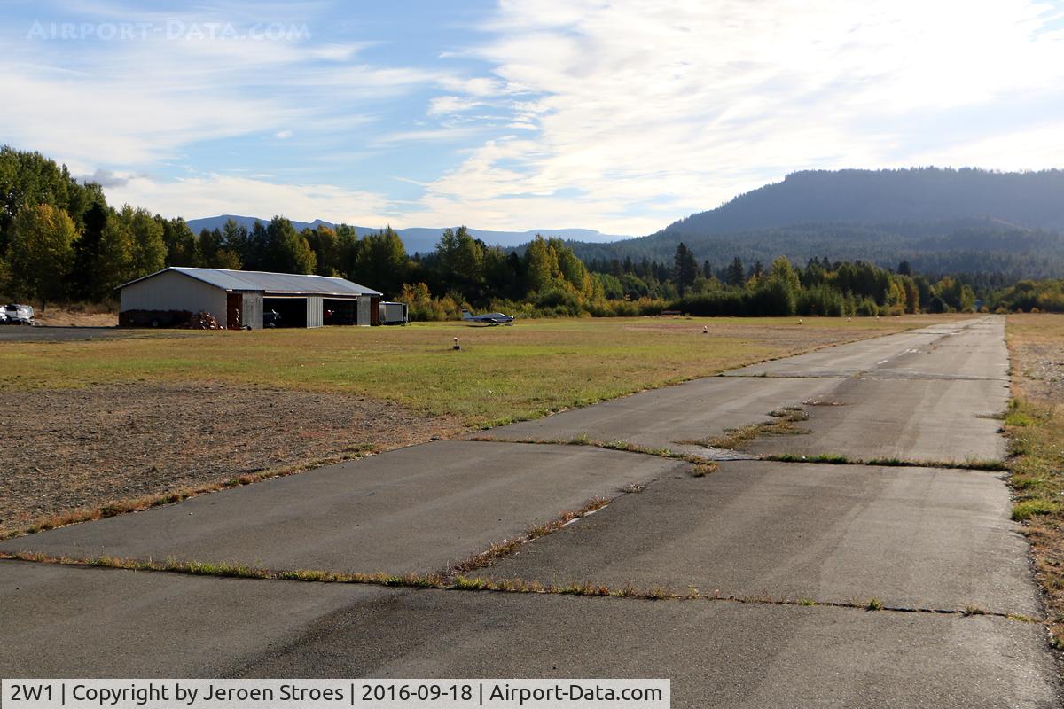 De Vere Field Airport (2W1) - De Vere Airport, private airport