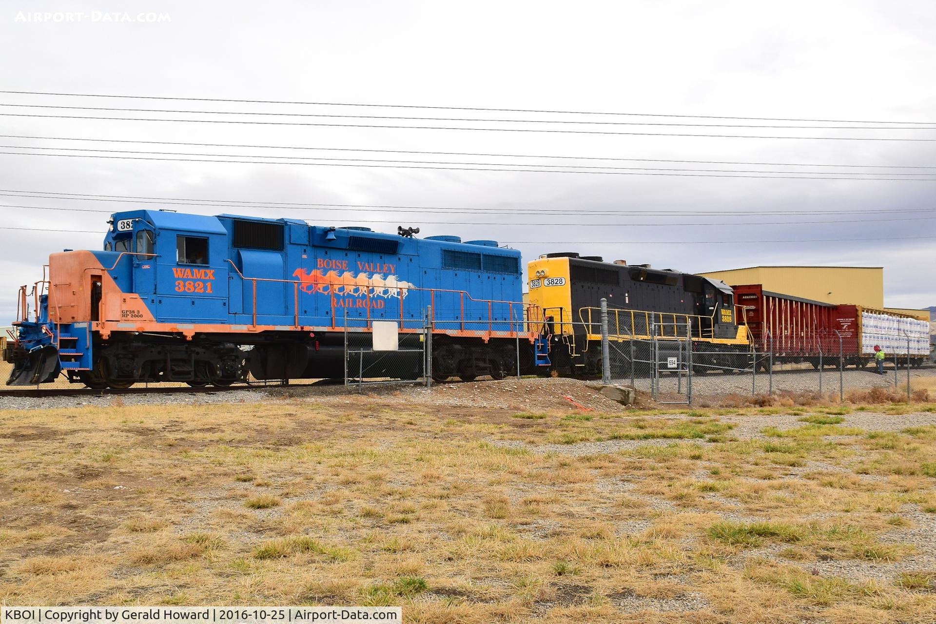 Boise Air Terminal/gowen Fld Airport (BOI) - Railroad has access to airport for their operations.