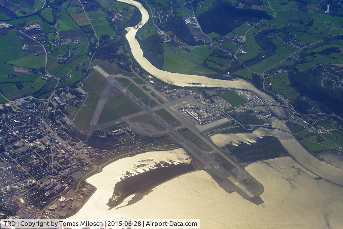 Trondheim Airport, Værnes, Stjørdal, Nord-Trøndelag Norway (TRD) - Enroute TOS–OSL